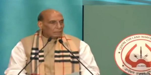 भविष्य की चुनौतियों से निपटने के लिए पुराने ढांचे पर भरोसा नहीं कर सकते: राजनाथ