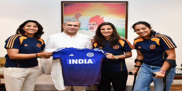 रेल मंत्रालय ने तीन महिला क्रिकेटरों को अधिकारी पद पर ओएसडी (स्पोर्ट्स) बनाया