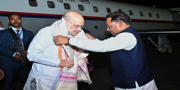 केंद्रीय गृह मंत्री शाह दाे दिवसीय दाैरे पर छत्तीसगढ़ पहुंचे, मुख्यमंत्री ने किया स्वागत