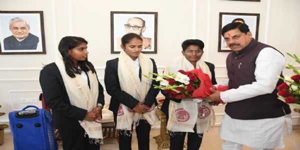 दृष्टिबाधित महिला टी-20 क्रिकेट वर्ल्ड कप जीतने वाली तीन खिलाड़ियों को मप्र सरकार देगी 25-25 लाख रुपये