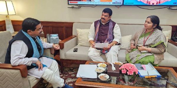 केंद्रीय मंत्री जोशी से मिले मप्र के खाद्य मंत्री राजपूत, महत्वपूर्ण विषयों पर हुई चर्चा