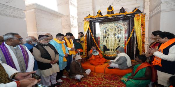 (अपडेट) कर्नाटक से अयोध्या आई सोने एवं हीरे से जड़ित प्रभु श्रीराम की प्रतिमा, किया गया अनावरण