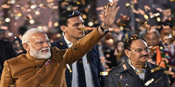 भाजपा आई, आप-दा गई