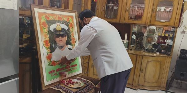 पहलगाम आतंकी हमले में शहीद करनाल के विनय नरवाल के आश्रितों को असम सरकार ने दी पांच लाख की मदद