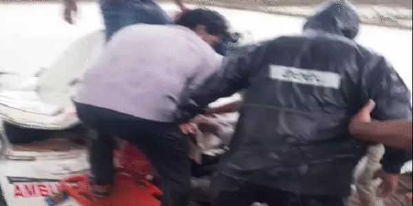 मप्र के नर्मदापुरम में पेड से टकराई बेकाबू एम्बुलेंस, नवजात समेत परिवार के चार लोगों की मौत
