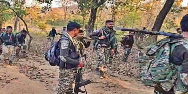 (संशोधित) झारखंड: 5 लाख का इनामी नक्सली कमांडर मुठभेड़ में मारा गया
