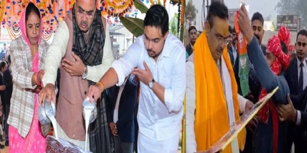 मथुरा : नववर्ष पर राजस्थान के सीएम ने किया गिरिराज का विधिवत अभिषेक, भगवान से की प्रार्थना