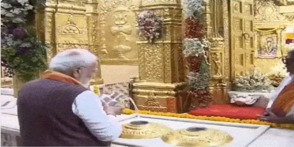 प्रधानमंत्री मोदी ने सोमनाथ मंदिर में की पूजा-अर्चना, ओमकार जप में हुए शामिल