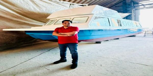 (अपडेट) दिल्ली की यमुना में चलने वाले क्रूज का मंत्री कपिल मिश्रा ने किया निरीक्षण