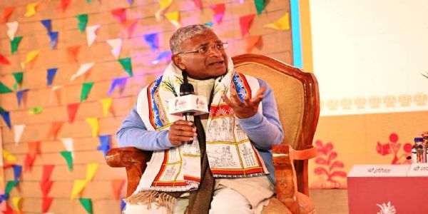 नई पीढ़ी को साहित्य समझाने के लिए साहित्य उत्सव बेहद जरूरीः उप सभापति हरिवंश