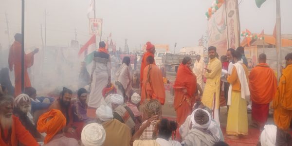 अहंकार नष्ट करने को स्वामी अविमुक्तेश्वरानंद के शिविर में संत यज्ञ अनुष्ठान