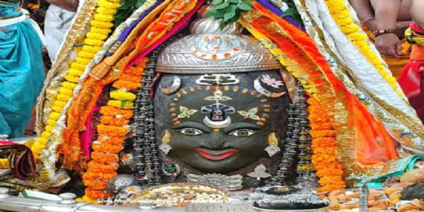महाकाल मंदिर प्रबंधन का बड़ा फैसला, दर्शन के लिए आने वाले हर श्रद्धालु को मिलेगा निशुल्क प्रसाद