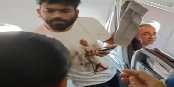 दिल्ली पर कदम रखते ही सीजेपी प्रमुख अभिजीत दीपके पुलिस हिरासत में लिए गए