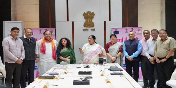 सीएम रेखा गुप्ता ने लॉन्च किया दुर्गा ई-ऑटो योजना का पोर्टल, महिलाओं और ट्रांसजेंडर्स को मिलेंगे 1300 पिंक ई-ऑटो