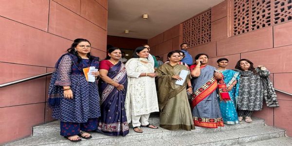 जेएनयू की 11 छात्राओं की शिकायतों पर भाजपा महिला मोर्चा ने राष्ट्रीय महिला आयोग से की कार्रवाई की मांग