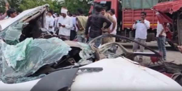 (अपडेट) बीड हादसे में पांच लोगों की मौत के बाद ग्रामीणों ने किया चक्का जाम