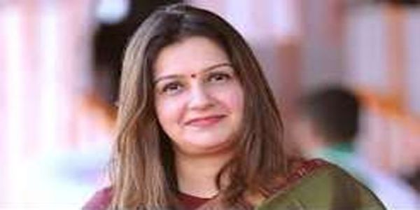 संजय राऊत के अल्बानिया संबंधी बयान पर भडक़ीं प्रियंका चतुर्वेदी, कहा-लोकतंत्र में हिंसा के जरिए सत्ता बदलने की कोई जगह नहीं है