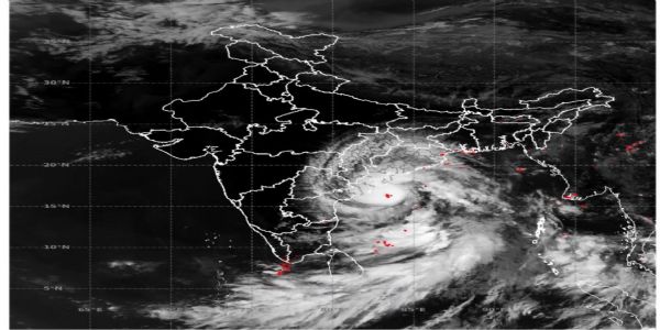 चक्रवात 'अर्नब' विशाखापत्तनम और यानम के बीच तट से टकराएगा, समुद्र में 14 मीटर ऊंची लहरें उठने की आशंका