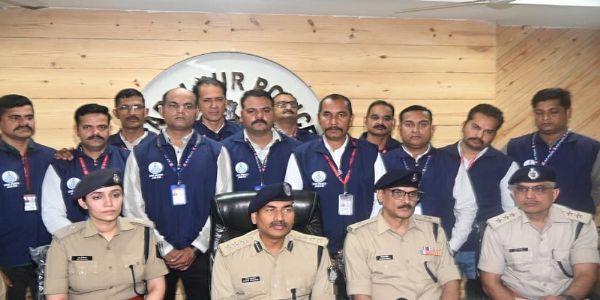 (अपडेट) मप्रः कंटेनर में पेंट के डिब्बों के बीच छिपाकर ले जाया जा रहा 4.35 करोड़ का 871 किलो गांजा जब्त, दो गिरफ्तार