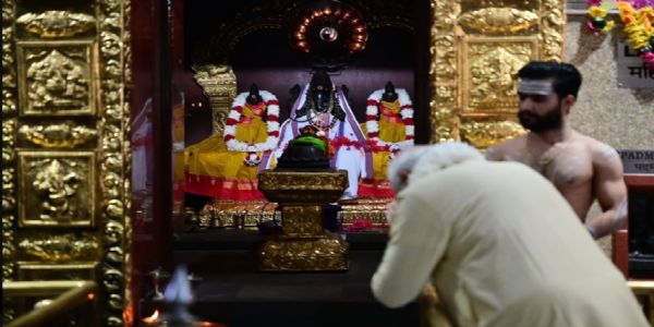 प्रधानमंत्री मोदी पहुंचे श्री विनायक मंदिर, विघ्नहर्ता से की देश कल्याण की कामना, सुभाषितम् से दिया सेवा का संदेश