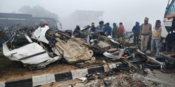 बिहार में बक्सर-पटना फोरलेन पर सड़क हादसे में चार की मौत,गांव में मातम