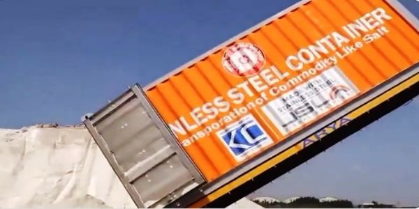 भारतीय रेलवे का ऐतिहासिक कदम: स्टेनलेस स्टील कंटेनर से औद्योगिक नमक का सफल परिवहन