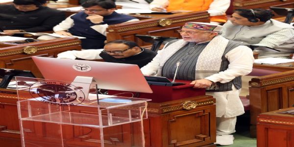 ...गा रहा है गीत यूपी, योगी जी के नाम का : विधानसभा में बजट भाषण पढ़ते हुए वित्त मंत्री ने शायरी सुनाकर की प्रशंसा