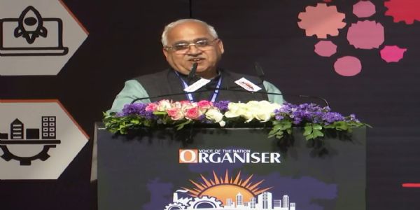 आर्थिक विकास बनाए रखने के लिए देश में टीएफआर 2.1 से ऊपर रहना जरूरी: सतीश कुमार