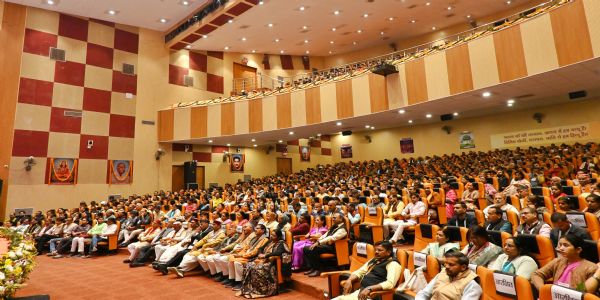 अपनत्व और आत्मीय संबंधों से निर्मित जीवंत व्यवस्था है कुटुंब : सरसंघचालक