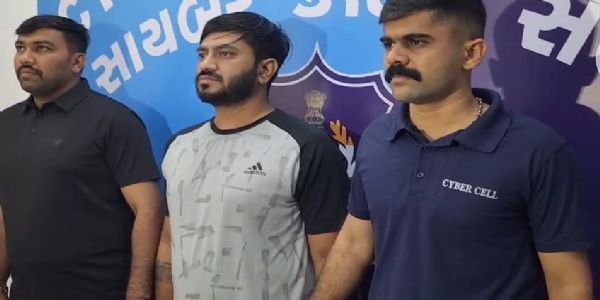 सूरत में साइबर रैकेट का पर्दाफाश, 800 करोड़ से अधिक का ट्रांजेक्शन, आठ गिरफ्तार