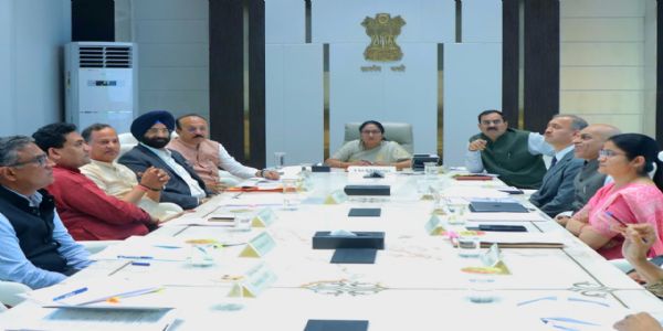 दिल्ली सरकार ने विधवा और दिव्यांग पेंशनधारियों को आयुष्मान योजना से जोड़ा