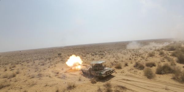 रेगिस्तानी क्षेत्र में अभ्यास 'अग्नि वर्षा' ने समेकित युद्ध क्षमता का प्रदर्शन किया