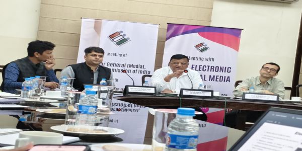 राउंड अप : एसआईआर के बाद पश्चिम बंगाल में अंतिम मतदाता सूची जारी, 63 लाख नाम कटे