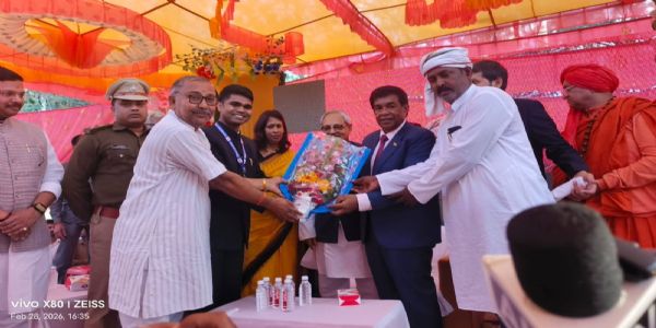 मॉरीशस के पूर्व राष्ट्रपति पृथ्वी राज सिंह रूपन ने देशरत्न डॉ. राजेंद्र प्रसाद को दी श्रद्धांजलि