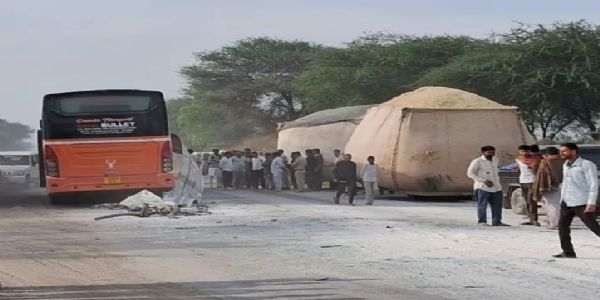 राजस्थान में मेगा हाईवे पर निजी बस–ट्रोला की आमने-सामने टक्कर, पांच यात्रियों की मौत