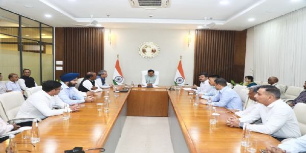 मप्र के मुख्यमंत्री से मिले नेशनल डिफेंस कॉलेज के ट्रेनी ऑफिसर्स