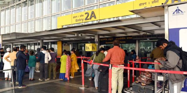 दमदम हवाई अड्डे से पश्चिम एशिया के लिए 20 उड़ानें रद्द, यात्रियों की बढ़ी परेशानी