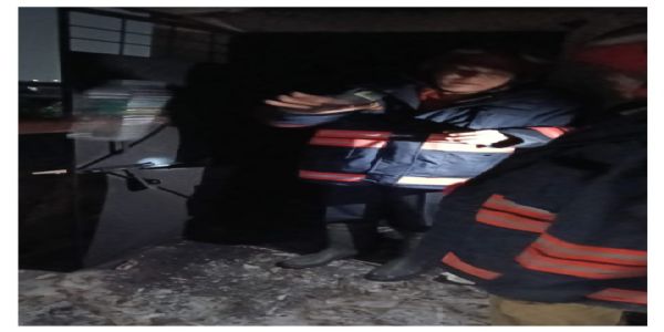 दिल्ली के चांद बाग में बहुमंजिला मकान में लगी आग, चार लोगों ने लगाई छलांग