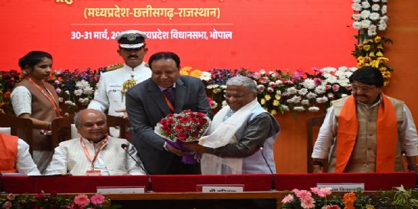 चुनौतियों से निपटकर नया इतिहास बना रहा भारत, आने वाली सदी भारत की होगी : हरिवंश सिंह