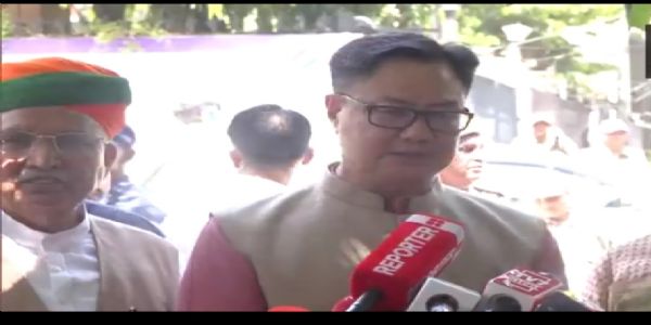 भाजपा प्रतिनिधिमंडल ने की चुनाव आयोग से मुलाकात, कांग्रेस अध्यक्ष खरगे के खिलाफ कार्रवाई की मांग