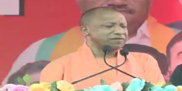 प्रचार के आखिरी दिन तारकेश्वर मंदिर पहुंचे योगी आदित्यनाथ, कल्याणी में किया रोड शो