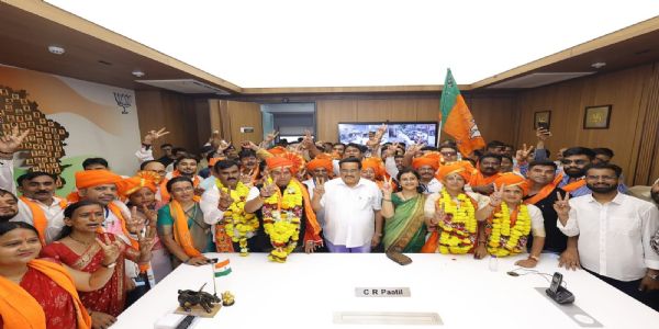गुजरात की सभी 15 महानगरपालिकाओं में भाजपा ने अपना परचम लहराया