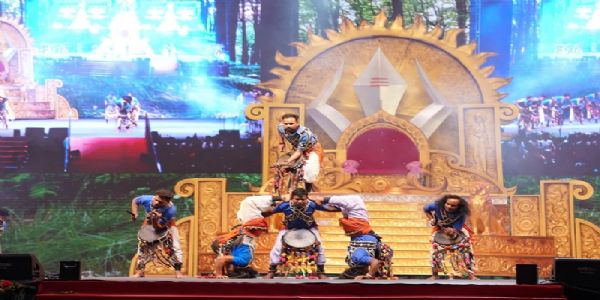 वाराणसी में महानाट्य के मंचन के दूसरे दिन जीवंत हुए सम्राट विक्रमादित्य के जीवन से जुड़े प्रसंग