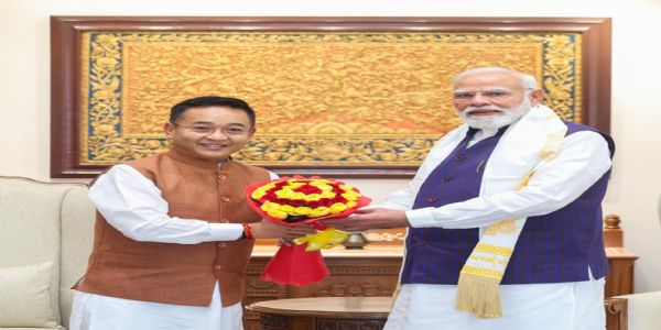 सिक्किम के मुख्यमंत्री ने प्रधानमंत्री से मिलकर विकास से जुड़े मुद्दों पर चर्चा की