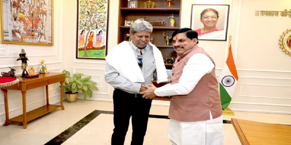 मप्र के मुख्यमंत्री से मिले कपिल देव, बोले- खेलों के विकास में सहयोग के लिए हमेशा तत्पर
