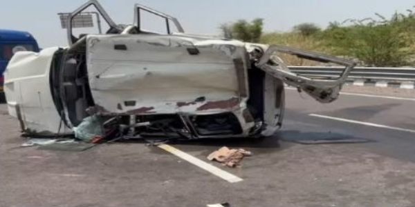 रणुजा दर्शन कर लौट रहे परिवार की कार पलटी, तीन श्रद्धालुओं की मौत