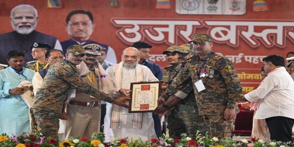 अमित शाह ने नक्सल उन्मूलन अभियान में उत्कृष्ट योगदान के लिए मप्र के पुलिस अधिकारियों को किया सम्मानित