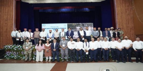 हिमाचल प्रदेश की नाथपा झाकड़ी परियोजना में बांध सुरक्षा पर तकनीकी चर्चा, स्कूली बच्चों ने निकाली जागरूकता रैली और किया पौधरोपण