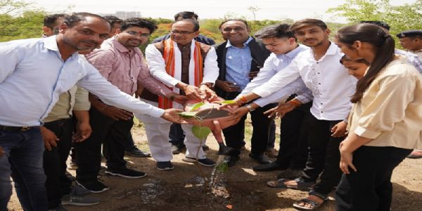 प्रतिदिन पौधरोपण का संकल्प अब बन रहा जन-जन का अभियान: शिवराज सिंह चौहान