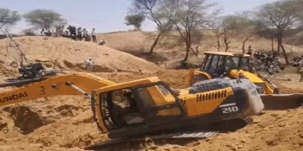 मप्र के पन्ना में कुआं धंसने से मलबे में दबे पांच मजदूर, दो के शव बरामद
